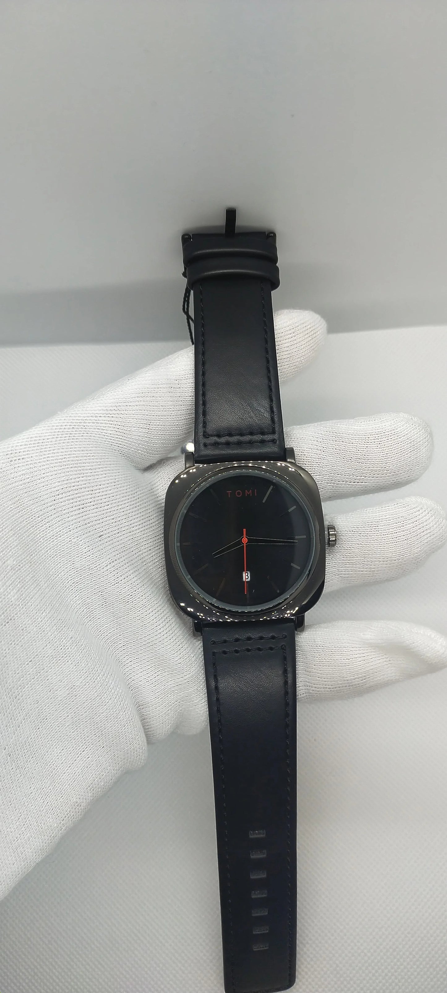 TOMI T-084 Quartz Date Business Class Strap Watch